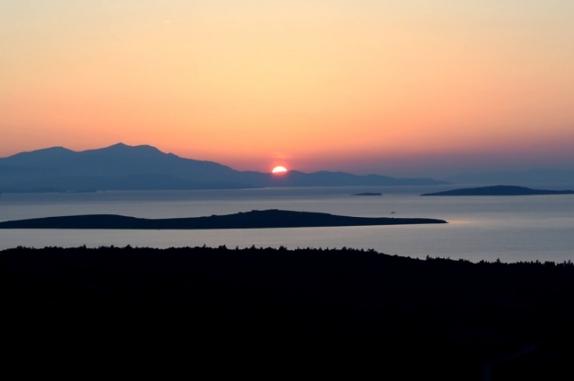 Foça - Aşıklar Şelalesi -  Cunda ( Alibey Adası ) - Şeytan Sofrası