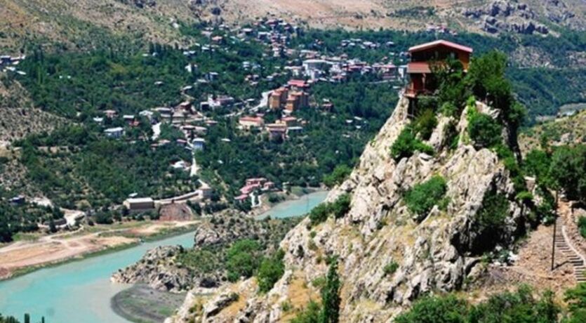 Uçaklı... Tunceli - Kemaliye - Sivas - Divriği - Malatya - Kayseri ( 4 gece konaklama ) 